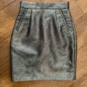 H&M structured gold shimmery pencil skirt with black lining size 2